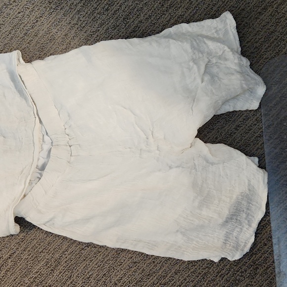 Objects Without Meaning Gauze Romper Size Medium - Picture 15 of 16
